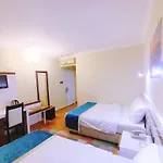 Ceylan Otel 2*