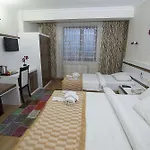 Ceylan Otel 2*